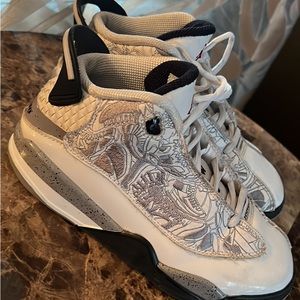 Boys Jordan’s size 13